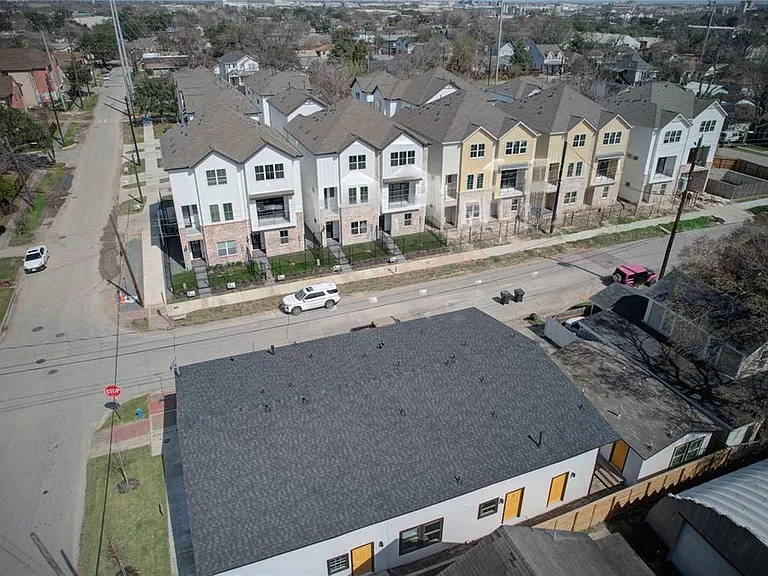 Eastwood Street Apartments 0